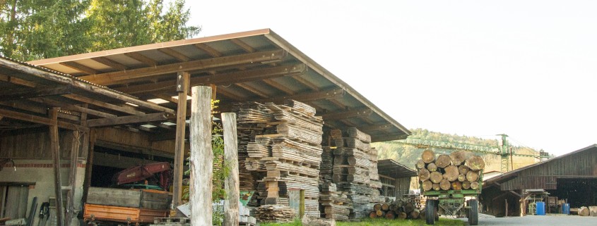 Holz-Halle Lager